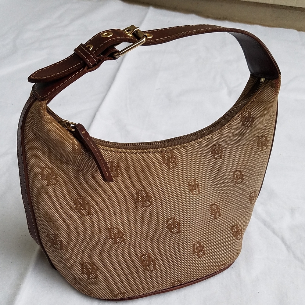 Dooney & Bourke Signature Bucket Hobo handbag